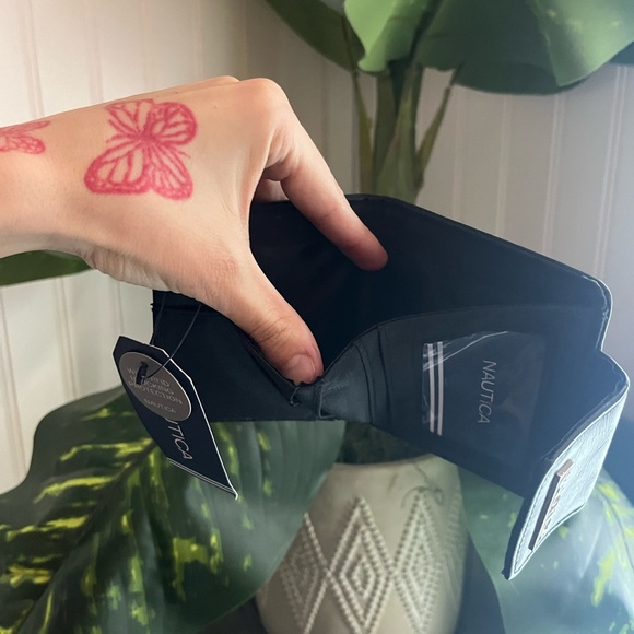 Nautica Wallet - Picture 8 of 11